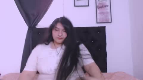 Snapshot of radiantgoddes chatting on September 27, 3:52 pm radiantgoddes online show from September 27, 3:52 pm