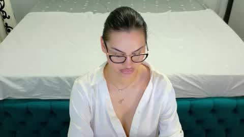 sweet peach online show from November 12, 7:39 am