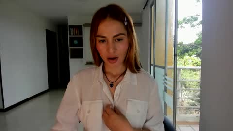 Snapshot of rainbow_jenny chatting on February 2, 7:04 pm Jennyindependent model . online show from February 2, 7:04 pm