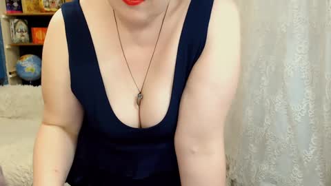Snapshot of rainbowladyy chatting on December 6, 2:17 pm rainbowladyy online show from December 6, 2:17 pm