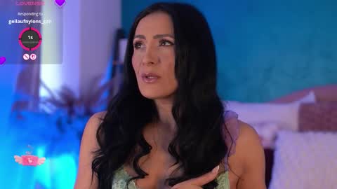 RaisaVawn online show from November 19, 7:19 am