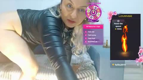 Kim-Hot-Girl online show from June 22, 8:06 pm