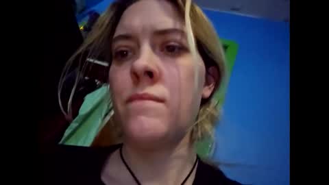 Snapshot of randcandy77 chatting on February 18, 7:21 pm Randcandy77 online show from February 18, 7:21 pm