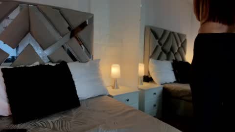 Raquel Moore  online show from February 24, 11:09 pm