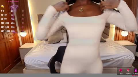 Raquel online show from March 7, 7:32 pm