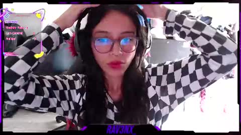   online show from June 25, 7:26 pm