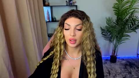 raven_inkk online show from January 13, 10:30 am