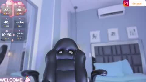 raven_jade_ online show from October 20, 7:06 pm