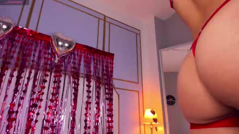 raven_jade_ online show from February 15, 3:31 am