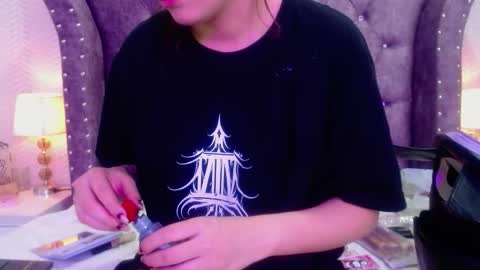 raven_love_ online show from November 4, 8:03 pm