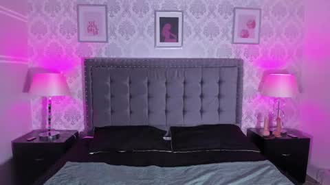 Ravenfox  online show from April 21, 4:19 am