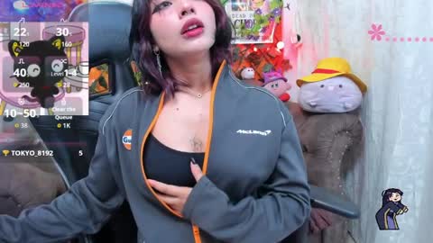 RavenN  online show from April 4, 11:31 am