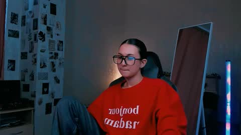 Snapshot of raviolly046 chatting on October 1, 1:38 pm Alia Mereyn online show from October 1, 1:38 pm