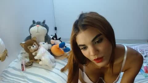 raya_velvet online show from July 25, 11:45 pm