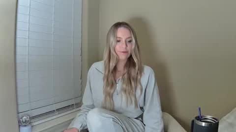 Snapshot of raybabexx chatting on September 20, 2:43 am RayBabe online show from September 20, 2:43 am