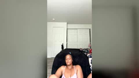 realwetpussy32 online show from July 28, 4:39 pm