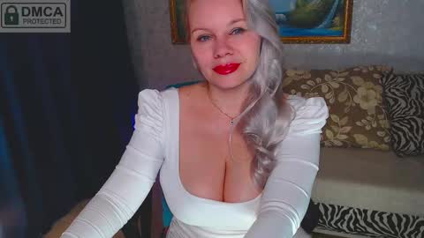 Snapshot of reasonforpassion_ chatting on March 7, 5:17 pm Im a little sick. Ill be back soon. online show from March 7, 5:17 pm