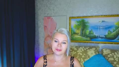 Snapshot of reasonforpassion_ chatting on September 27, 4:03 pm Im a little sick. Ill be back soon. online show from September 27, 4:03 pm