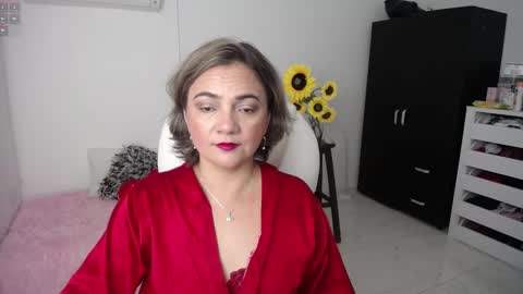 Snapshot of rebeca_milf chatting on February 16, 10:54 am REBECA online show from February 16, 10:54 am