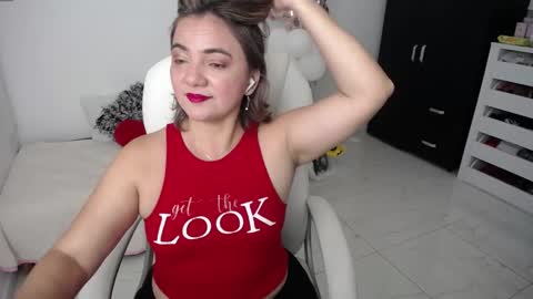 Snapshot of rebeca_milf chatting on February 1, 12:16 pm REBECA online show from February 1, 12:16 pm