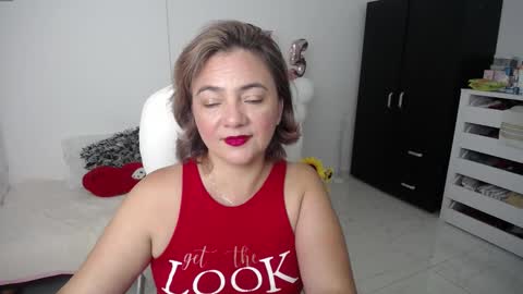 Snapshot of rebeca_milf chatting on January 22, 1:00 pm REBECA online show from January 22, 1:00 pm