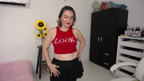 Snapshot of rebeca_milf chatting on December 19, 1:18 pm REBECA online show from December 19, 1:18 pm