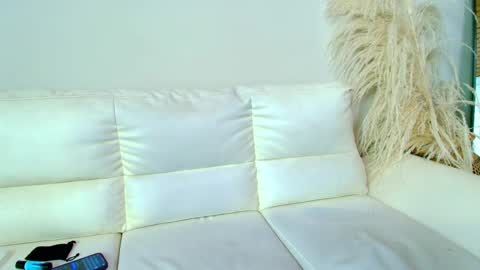 Snapshot of rebeca_williams_ chatting on February 24, 9:09 pm Rebeca Williams online show from February 24, 9:09 pm