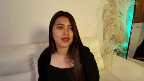 Snapshot of rebeca_williams_ chatting on February 3, 11:05 pm Rebeca Williams online show from February 3, 11:05 pm