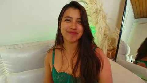 Snapshot of rebeca_williams_ chatting on February 12, 2:24 am Rebeca Williams online show from February 12, 2:24 am