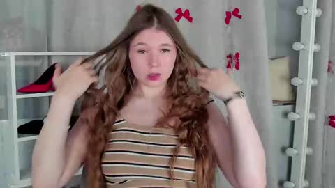 Snapshot of rebecca_____ chatting on January 20, 6:43 pm rebecca_____ online show from January 20, 6:43 pm