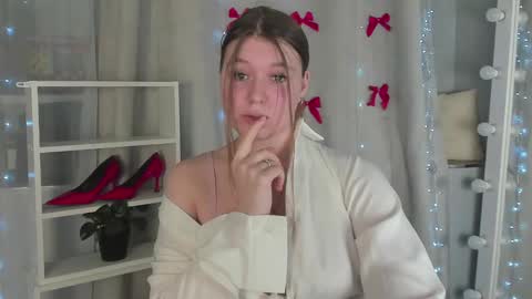 Snapshot of rebecca_____ chatting on January 5, 6:35 pm rebecca_____ online show from January 5, 6:35 pm