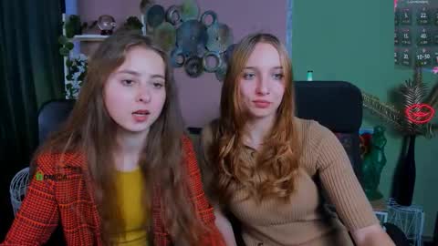 Snapshot of rebecca_smile_ chatting on October 14, 12:41 pm rebecca_smile_ online show from October 14, 12:41 pm