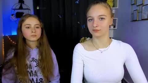 Snapshot of rebecca_smile_ chatting on September 26, 12:47 pm rebecca_smile_ online show from September 26, 12:47 pm