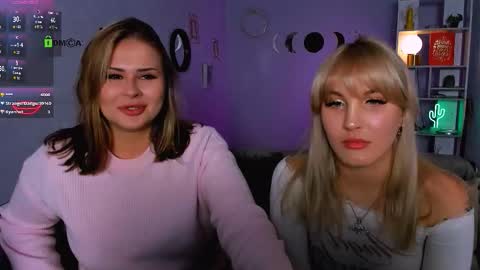 Snapshot of rebecca_smile_ chatting on October 7, 7:29 pm rebecca_smile_ online show from October 7, 7:29 pm
