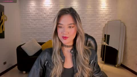 Snapshot of rebeccahudson_ chatting on January 5, 3:22 am Rebe online show from January 5, 3:22 am
