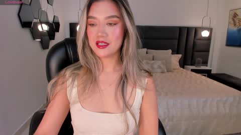 Snapshot of rebeccahudson_ chatting on January 10, 3:07 am Rebe online show from January 10, 3:07 am