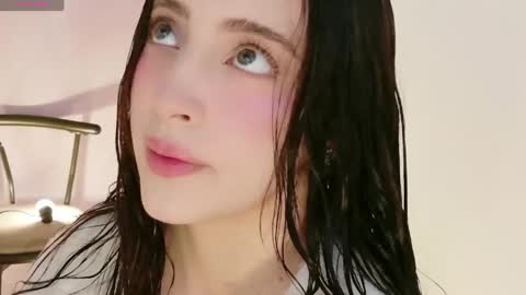 rebeccawhite_meow online show from May 7, 9:07 pm