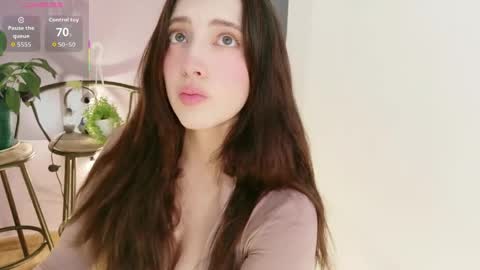 rebeccawhite_meow online show from May 12, 6:36 pm