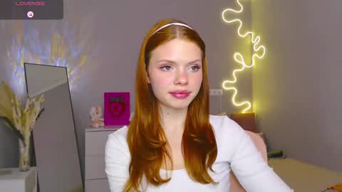 Snapshot of red__candy chatting on March 6, 3:35 pm red__candy online show from March 6, 3:35 pm
