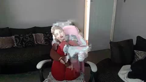 Red -  online show from April 28, 1:15 pm