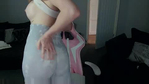 Red -  online show from March 4, 10:00 am