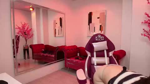 Snapshot of red_moonx chatting on January 31, 7:29 pm Res Moon online show from January 31, 7:29 pm