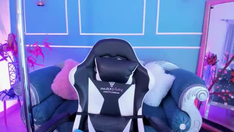     online show from March 15, 11:45 am