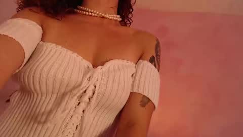 red_velvett0 online show from October 5, 6:02 pm