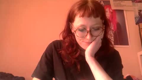 redcassie666 online show from April 26, 2:37 pm