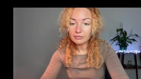 Snapshot of reddgirll chatting on March 4, 11:22 pm reddgirll online show from March 4, 11:22 pm