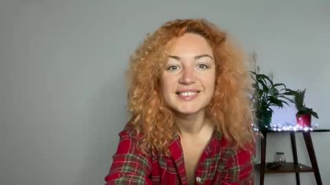 Snapshot of reddgirll chatting on February 21, 7:55 am reddgirll online show from February 21, 7:55 am