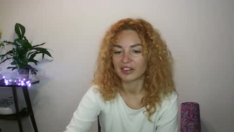 Snapshot of reddgirll chatting on January 27, 8:07 pm reddgirll online show from January 27, 8:07 pm