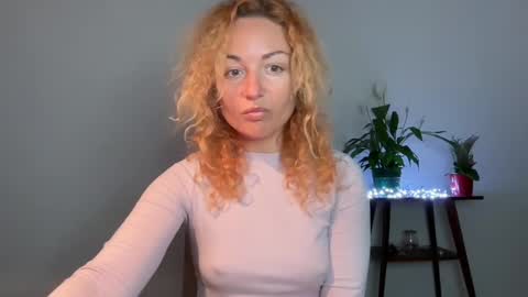 Snapshot of reddgirll chatting on March 3, 7:14 pm reddgirll online show from March 3, 7:14 pm