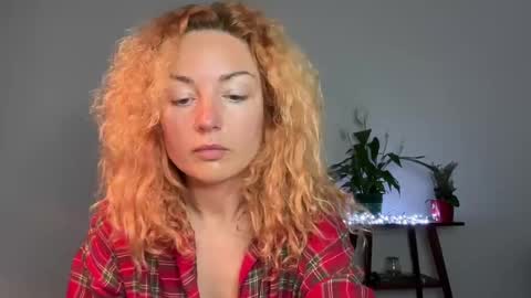 Snapshot of reddgirll chatting on March 2, 7:30 pm reddgirll online show from March 2, 7:30 pm
